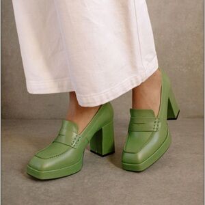 ALOHAS Busy Colorblock Leather Loafer Lime Green.